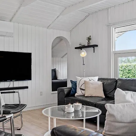 3 Bedroom Awesome In Broager