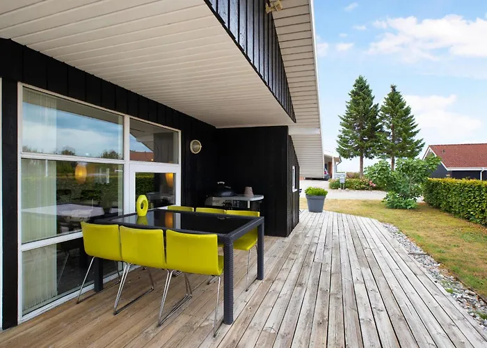 3 Bedroom Awesome In Σπίτι διακοπών *