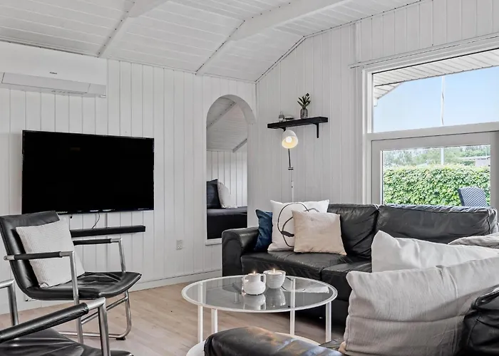 3 Bedroom Awesome In Broager