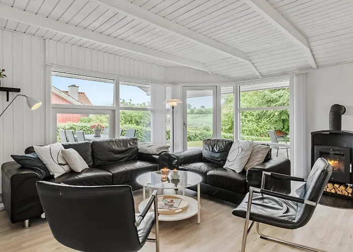 3 Bedroom Awesome In *